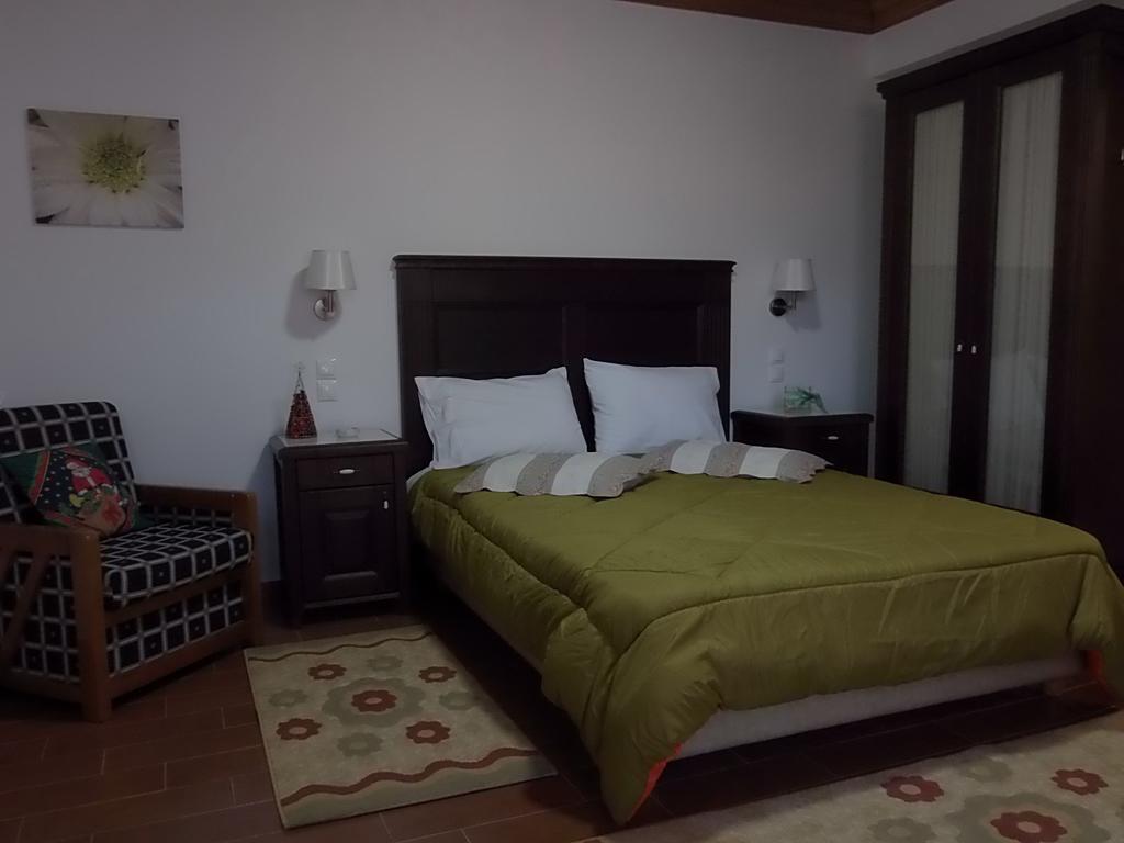 Petrino Hotel Mega Chorio Kamer foto
